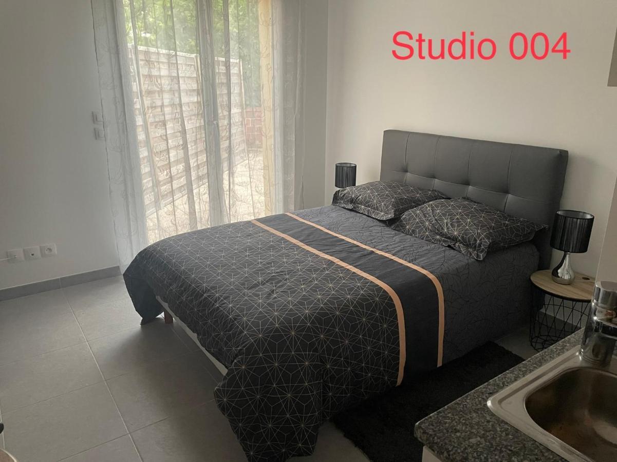 Studio A 300 M De La Gare De Mantes-La-Jolie Buitenkant foto