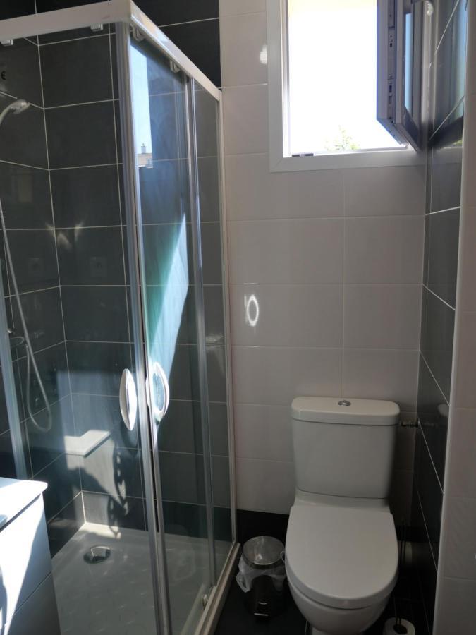 Studio A 300 M De La Gare De Mantes-La-Jolie Buitenkant foto