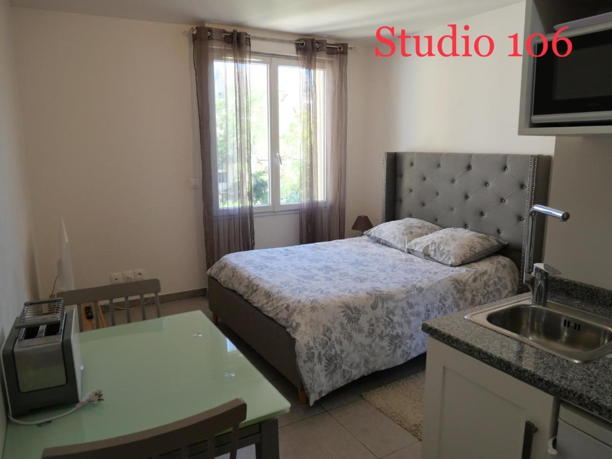 Studio A 300 M De La Gare De Mantes-La-Jolie Buitenkant foto