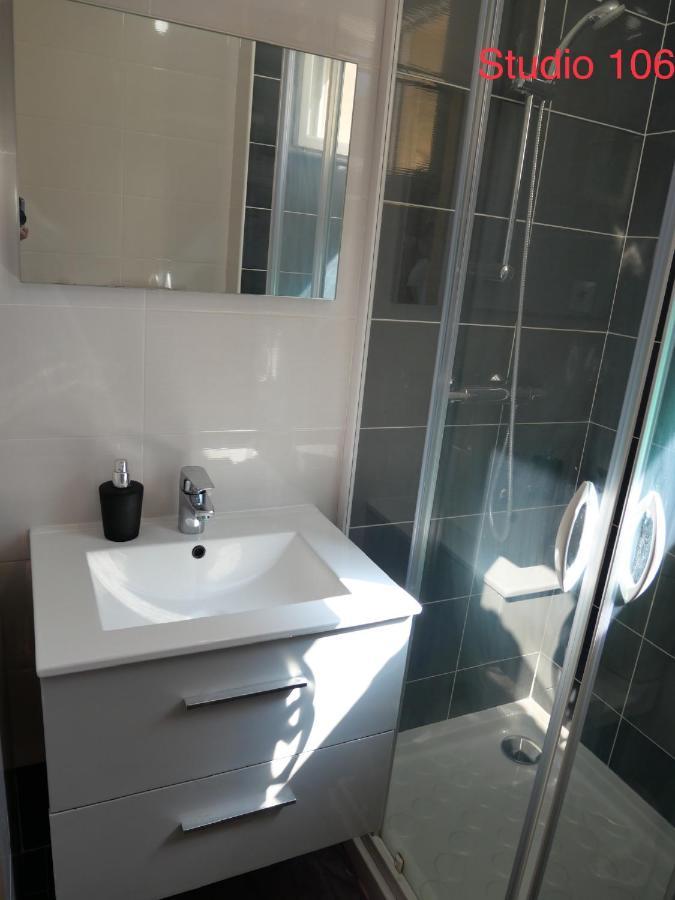 Studio A 300 M De La Gare De Mantes-La-Jolie Buitenkant foto