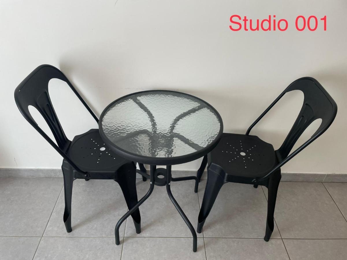 Studio A 300 M De La Gare De Mantes-La-Jolie Buitenkant foto